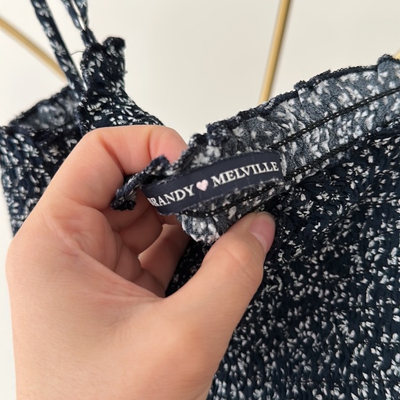 Brandy Melville crop tops- cami with skinny adjustable straps - Picture 4 of 4